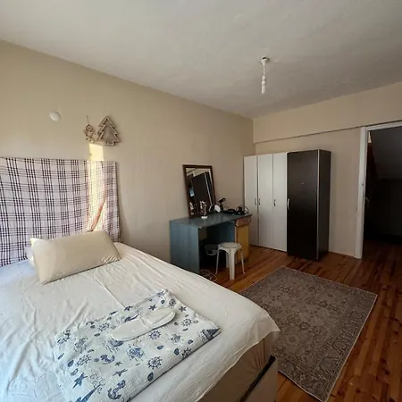Detached House With Garden In Denizli Center