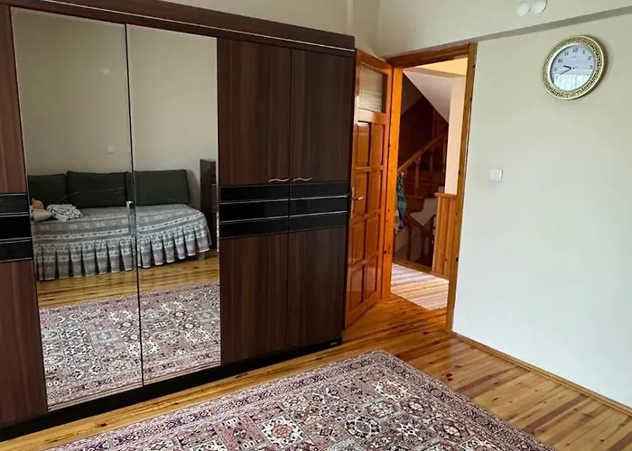 Detached House With Garden In Center Villa *