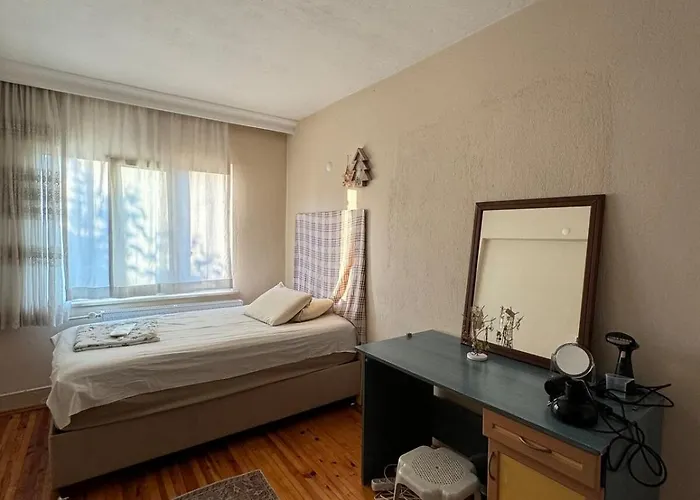 Detached House With Garden In Center Vilă *