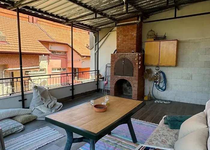 Detached House With Garden In Center * Denizli (Denizli)