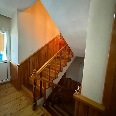 Detached House With Garden In Center *