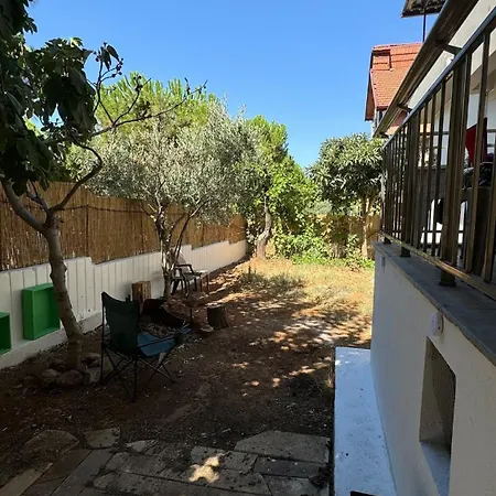 Detached House With Garden In Center Вилла Деницли