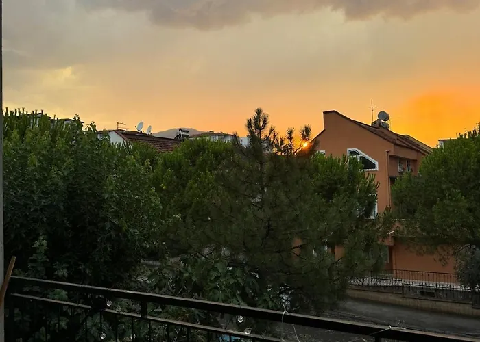 Detached House With Garden In Center Vila *